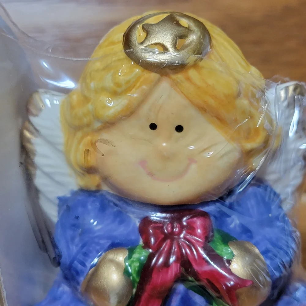 New Vintage Christmas Angels Salt and Pepper Shaker Set With Tray.